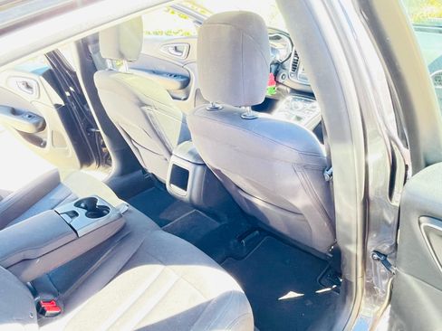 Used 2016 Chrysler 200 Limited w/ Anniversary Edition FWD image 18