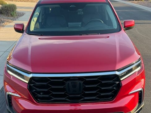Used 2024 Honda Pilot Touring image 6