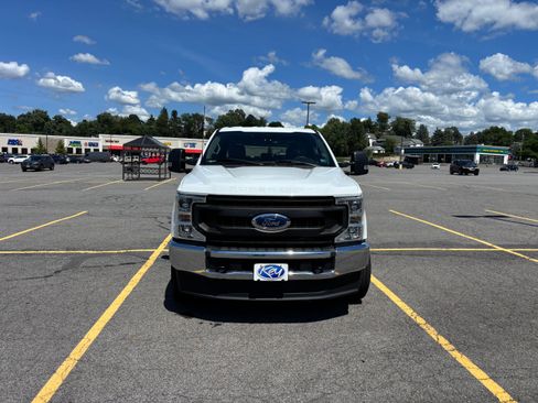 Used 2022 Ford F250 XL w/ Power Equipment Group AWD/4WD image 1