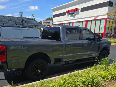 Used 2023 Ford F350 Lariat w/ Lariat Ultimate Package AWD/4WD image 4
