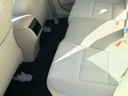 Used 2013 Toyota Camry LE image 10