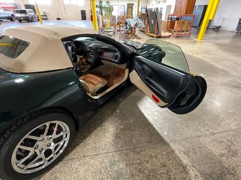Used 2000 Chevrolet Corvette Convertible w/ Memory Pkg image 15