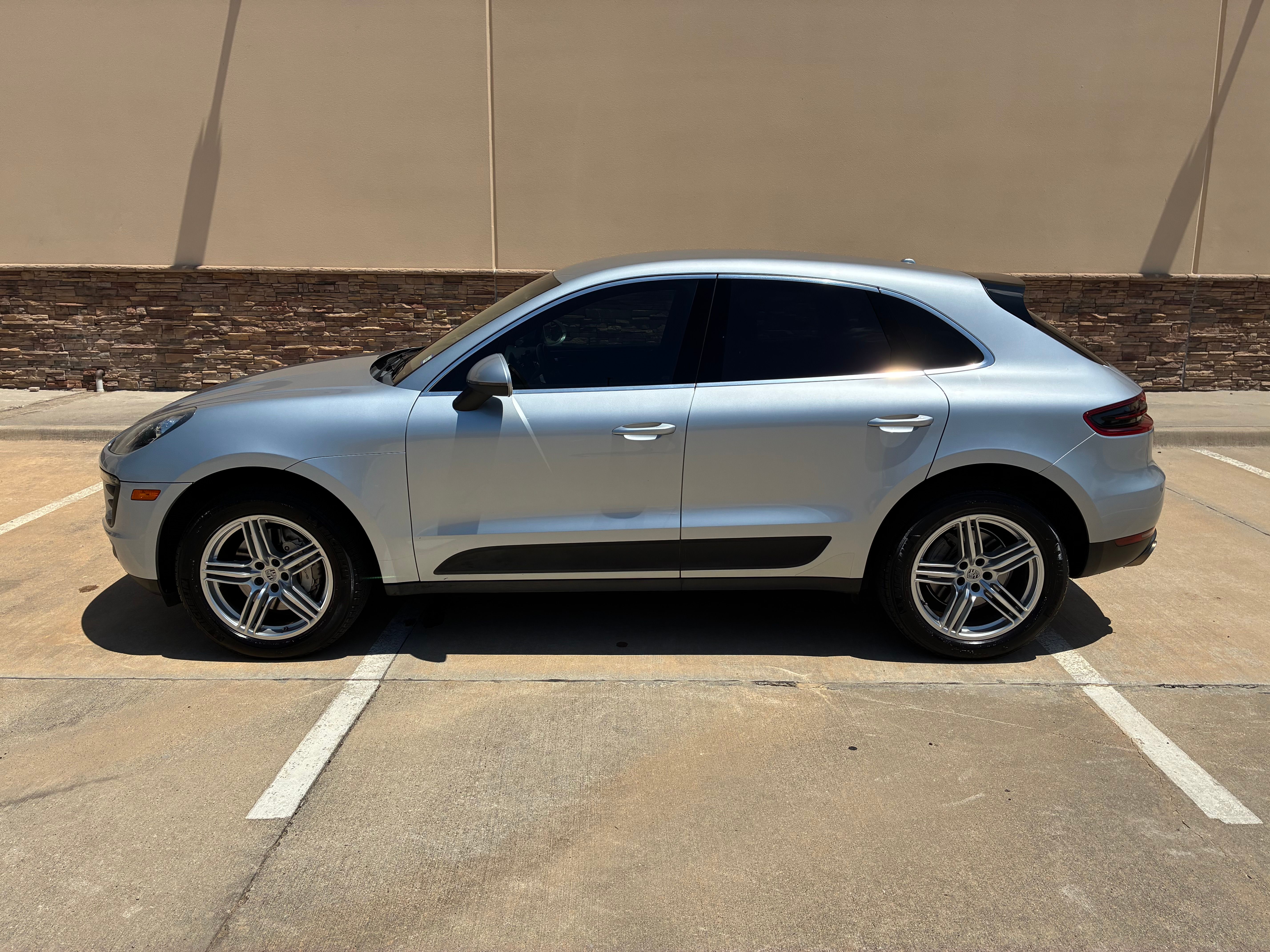 Used 2016 Porsche Macan S AWD/4WD image 1