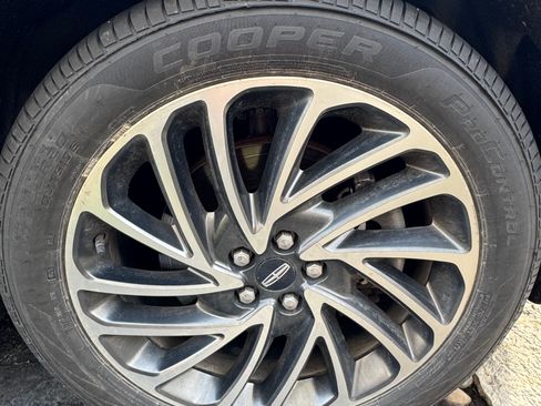 Used 2019 Lincoln Nautilus Reserve w/ Cargo Utility Package image 25