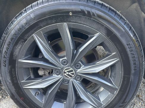 Used 2022 Volkswagen Tiguan SE w/ Panoramic Sunroof Package AWD/4WD image 6