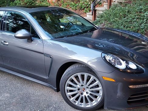 Used 2014 Porsche Panamera 4 image 2