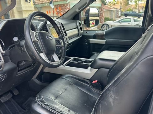 Used 2018 Ford F350 Lariat w/ Tow Technology Bundle image 11