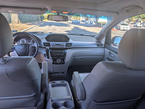 Used 2012 Honda Odyssey EX-L image 9