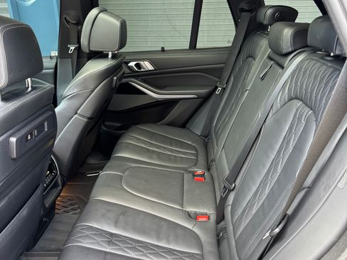 Used 2019 BMW X5 xDrive50i w/ M Sport Package image 25