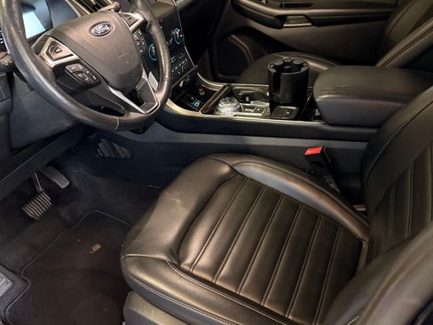 Used 2019 Ford Edge SEL w/ Equipment Group 201A FWD image 9