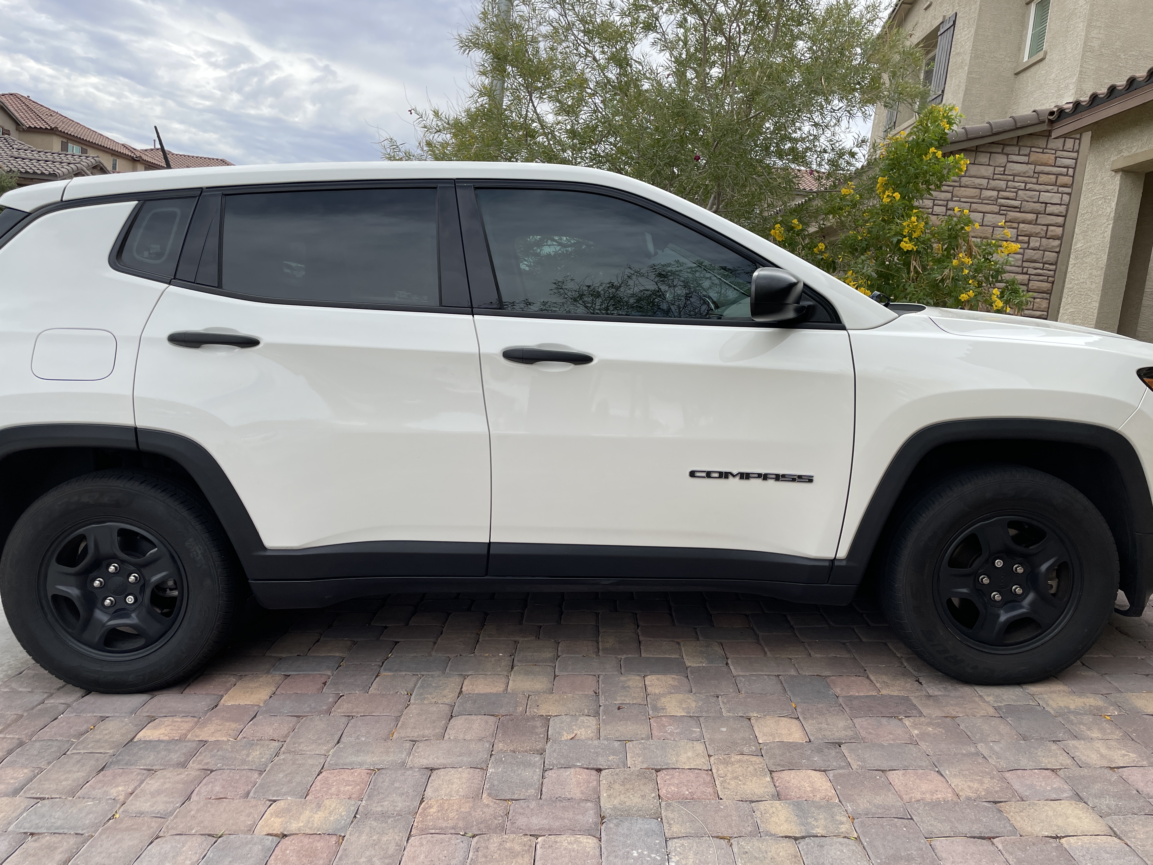Used 2018 Jeep Compass Sport FWD image 10