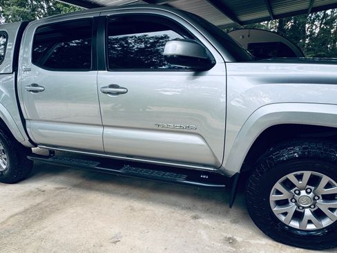 Used 2016 Toyota Tacoma SR5 image 1