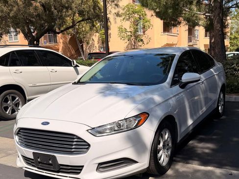Used 2016 Ford Fusion S FWD image 2