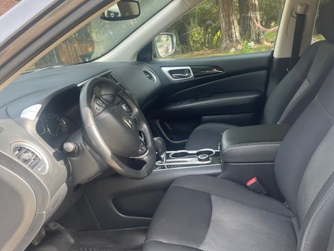Used 2019 Nissan Pathfinder SV AWD/4WD image 5