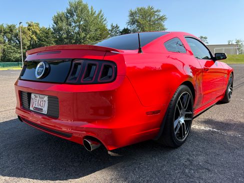 Used 2014 Ford Mustang GT RWD image 6