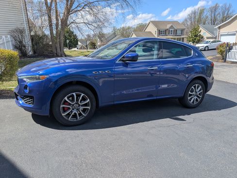 Used 2019 Maserati Levante AWD/4WD image 1