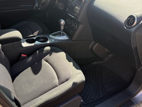 Used 2012 Nissan Rogue SV image 5