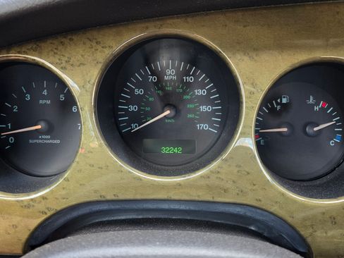 Used 2001 Jaguar XKR R Silverstone Convertible 2D image 2