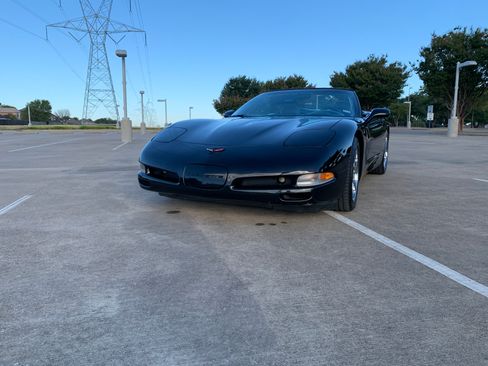 Used 2000 Chevrolet Corvette Convertible w/ Memory Pkg RWD image 12