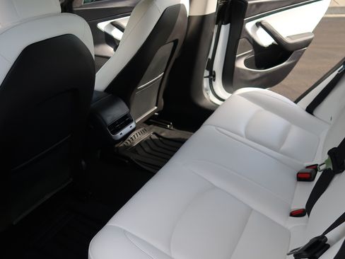 Used 2020 Tesla Model 3 Standard Range Plus image 14