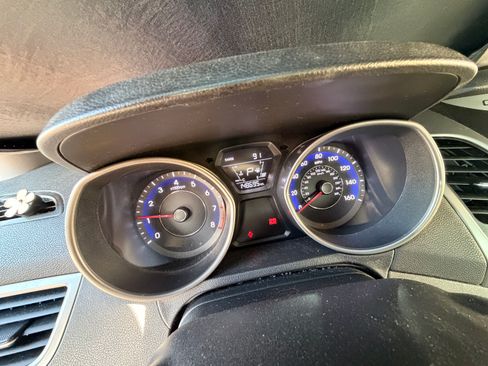 Used 2014 Hyundai Elantra Limited FWD image 5