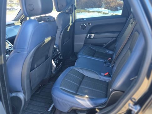 Used 2019 Land Rover Range Rover Sport HSE Dynamic image 8
