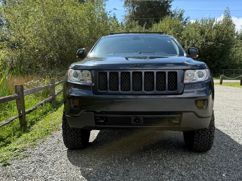 Used 2013 Jeep Grand Cherokee Overland w/ Advance Technology Group AWD/4WD image 5