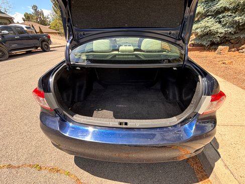 Used 2011 Toyota Corolla LE FWD image 11