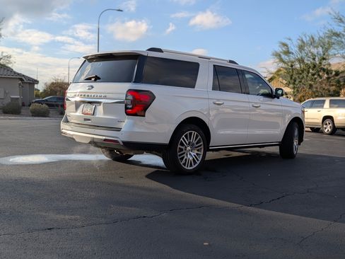 Used 2022 Ford Expedition Max Limited image 6