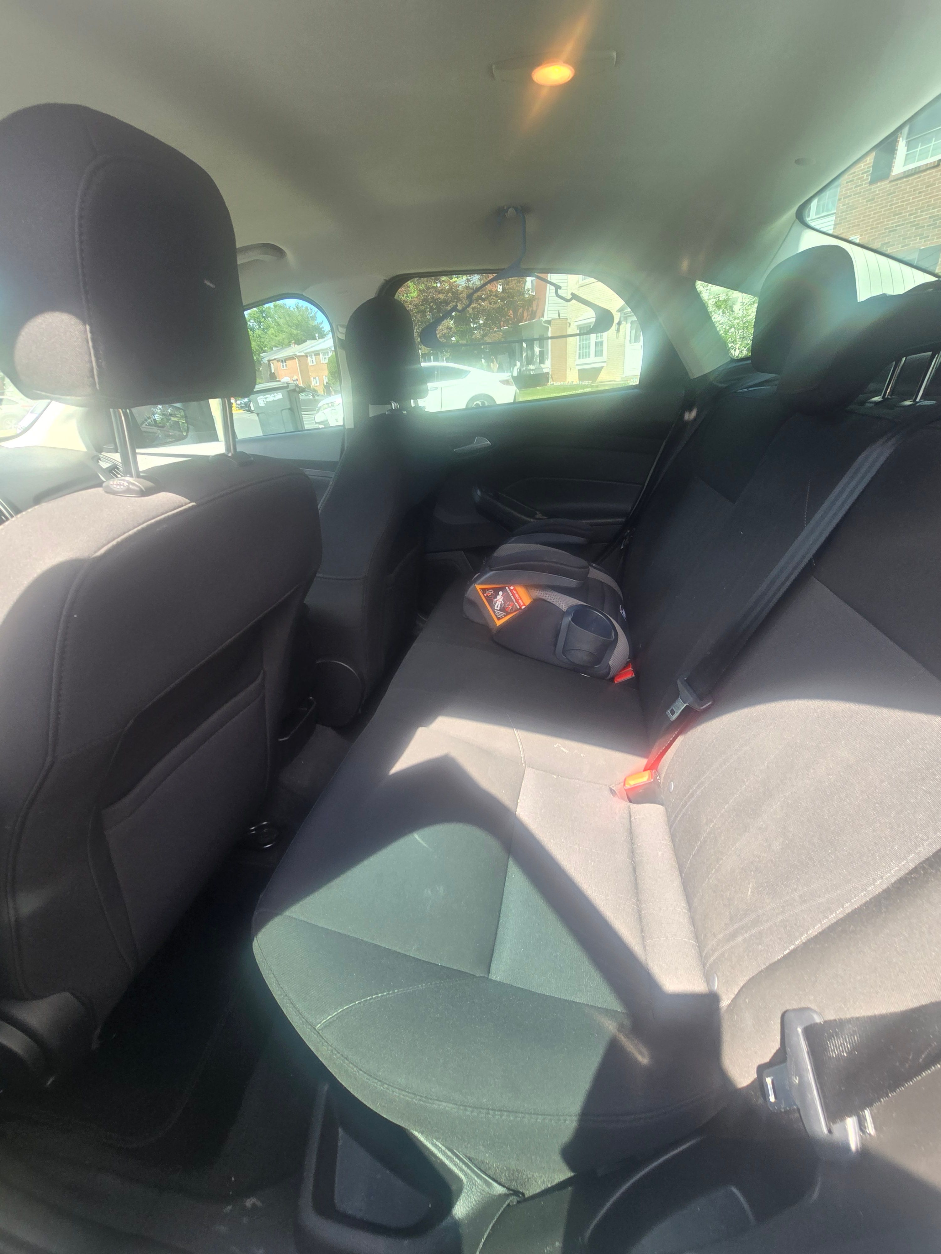 Used 2017 Ford Focus SE FWD image 2