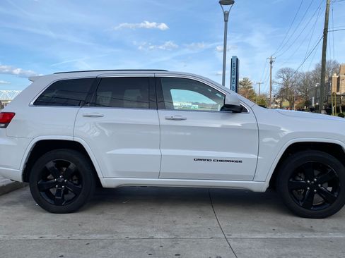Used 2015 Jeep Grand Cherokee Altitude image 5