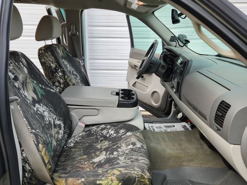 Used 2009 GMC Sierra 2500 SLE w/ Convenience Package image 13