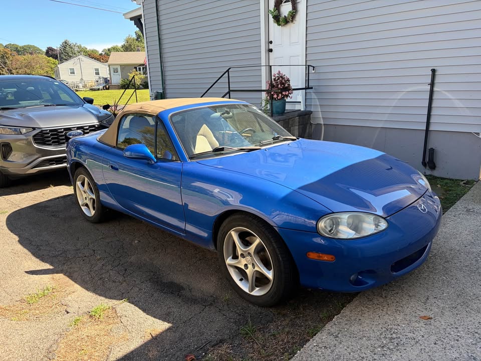 Used 2002 MAZDA MX-5 Miata LS RWD image 5