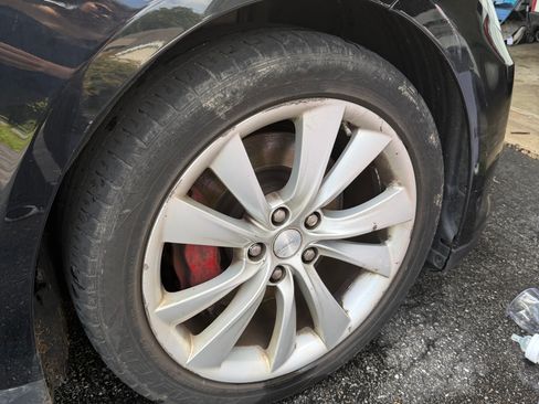 Used 2014 Tesla Model S 60 RWD image 5