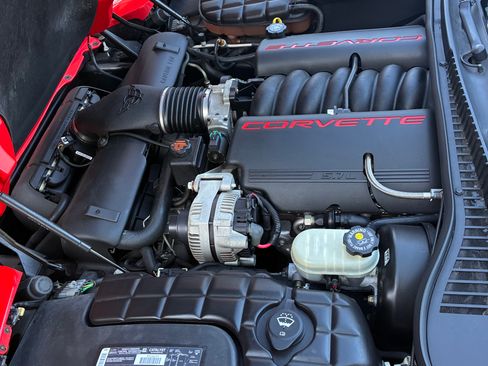 Used 2002 Chevrolet Corvette Coupe RWD image 11