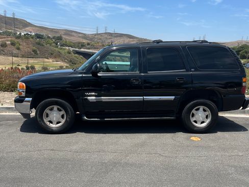 Used 2004 GMC Yukon SLT w/ 1SD Preferred Equipment Group RWD image 4