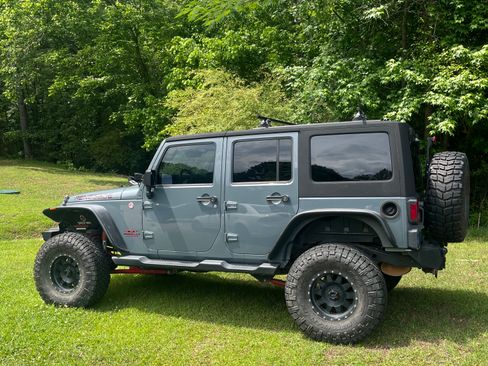 Used 2014 Jeep Wrangler Unlimited Sport w/ Quick Order Package 24S AWD/4WD image 4