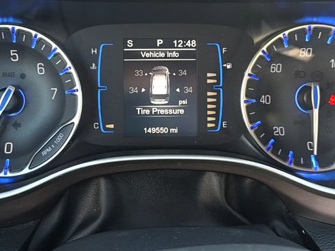 Used 2017 Chrysler Pacifica Touring-L image 13