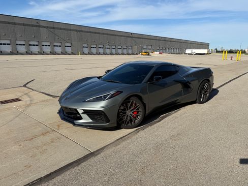 Used 2022 Chevrolet Corvette Stingray Preferred Cpe w/ Z51 Performance Package RWD image 17