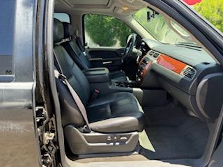 Used 2013 Chevrolet Suburban LT AWD/4WD image 19