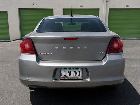 Used 2013 Dodge Avenger SXT image 6