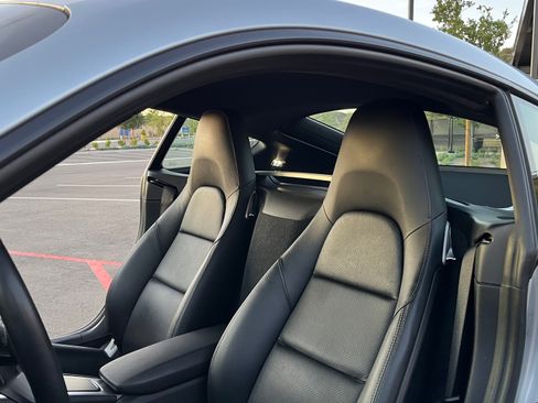 Used 2018 Porsche 718 Cayman image 9