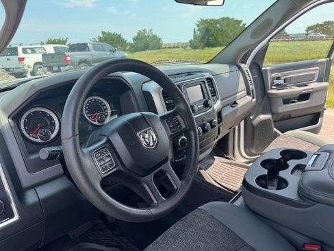 Used 2018 RAM 1500 Classic SLT AWD/4WD image 11