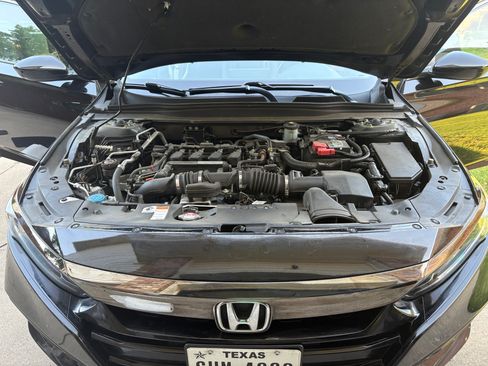Used 2019 Honda Accord Sport image 2