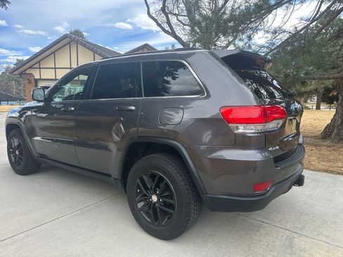 Used 2017 Jeep Grand Cherokee Laredo w/ Quick Order Package 23E image 9