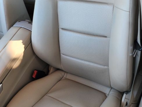 Used 2014 Mercedes-Benz E 350 Sedan image 15