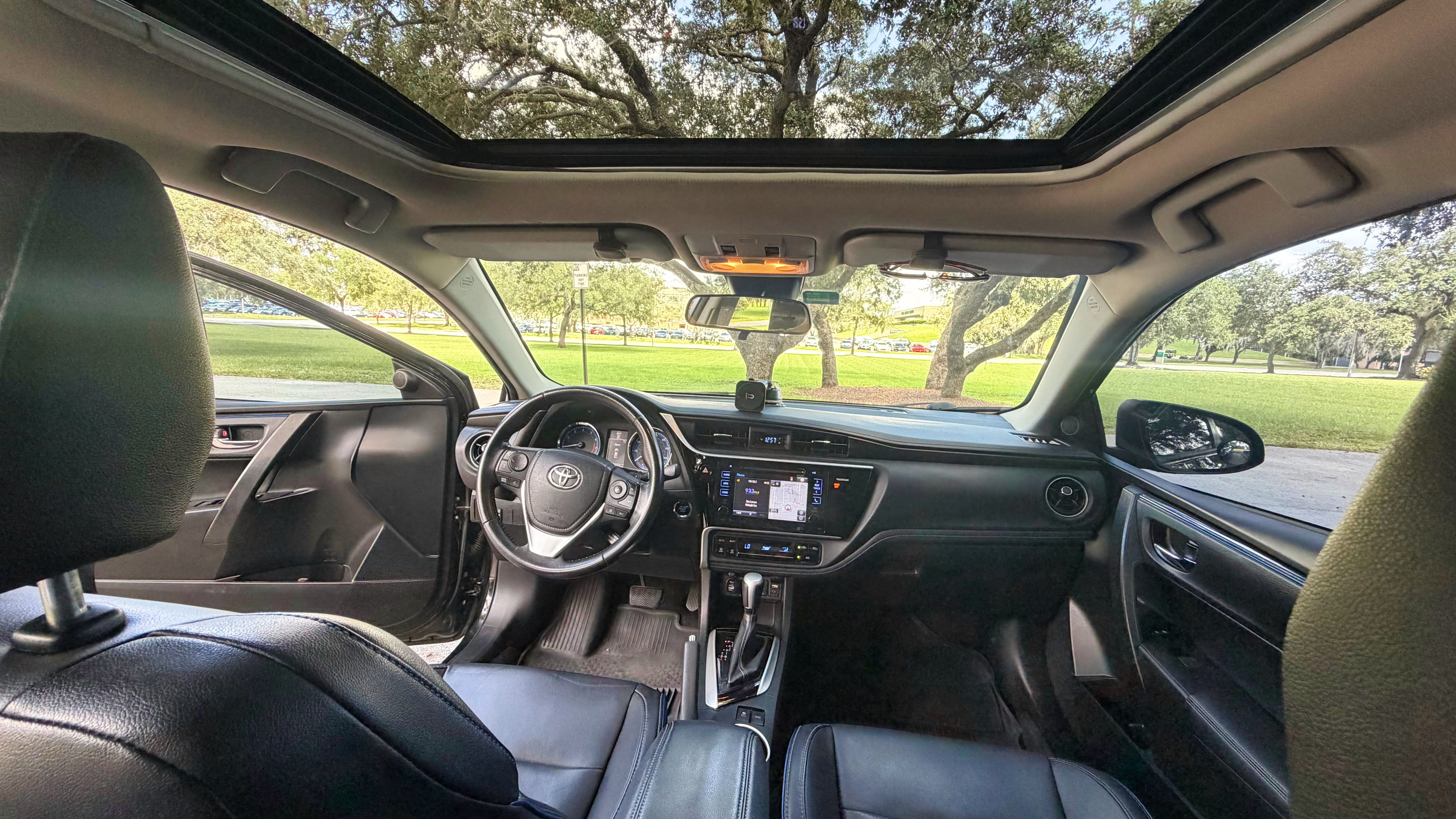 Used 2017 Toyota Corolla XSE w/ Carpet Mat Package (TMS) FWD image 2
