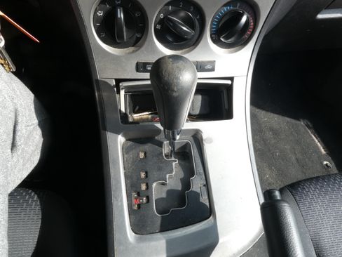 Used 2010 MAZDA MAZDA3 i Touring image 16