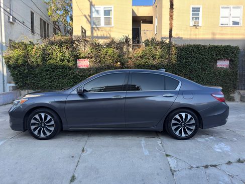 Used 2017 Honda Accord EX-L image 10