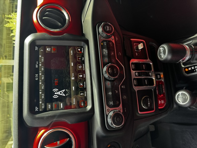 Used 2018 Jeep Wrangler Unlimited Rubicon AWD/4WD image 14